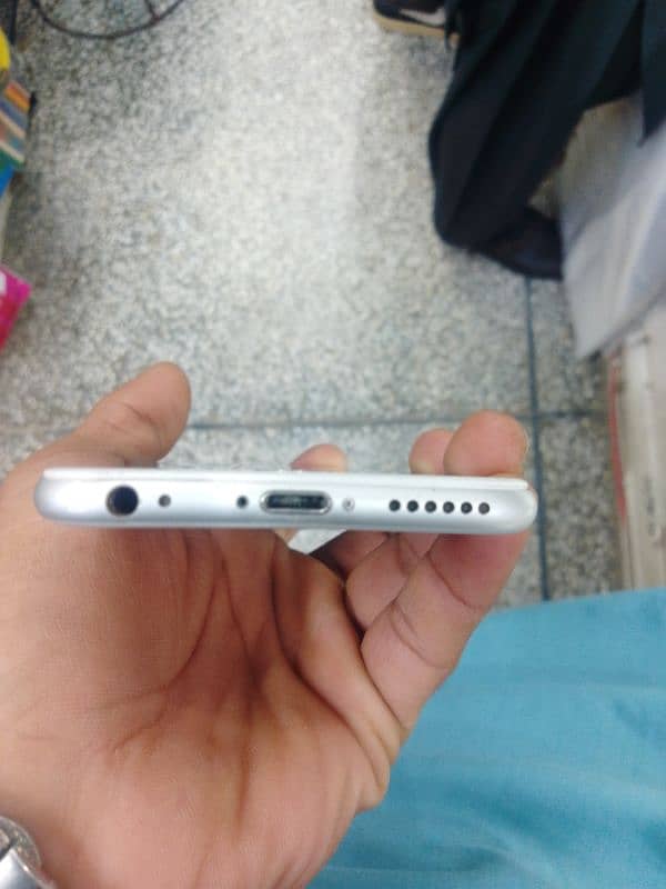 iphone 6 non pta 64 GB condition 10/10 4