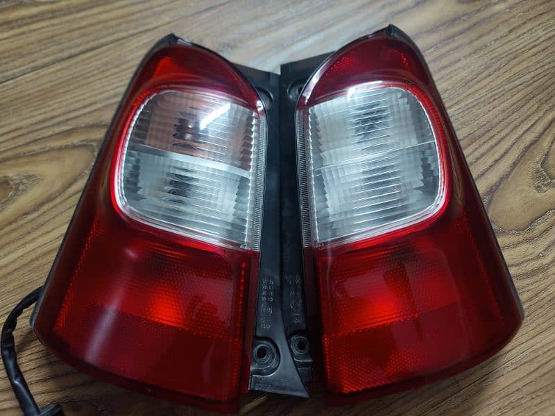 Daihatsu Esse Rear / Back Lights 0