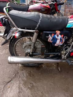 Honda 125 2004 model koi kam ni hone wala