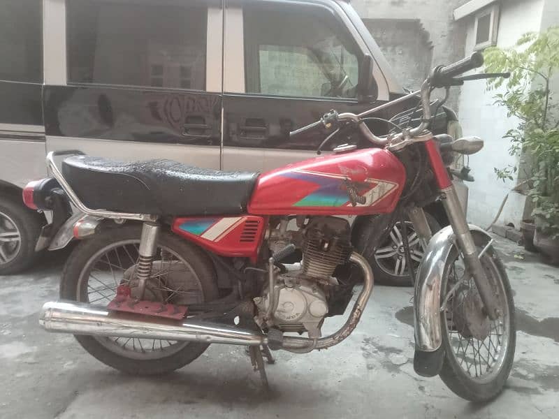 Honda 125 for sale in red colour 4