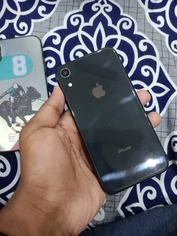 iPhone XR 1