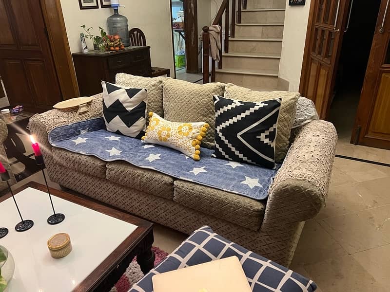 COZY COMFORT SOFA 1