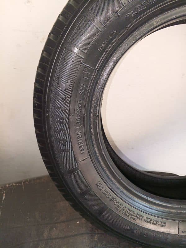 2 tyre Hain mehran ke 45 12 size 1