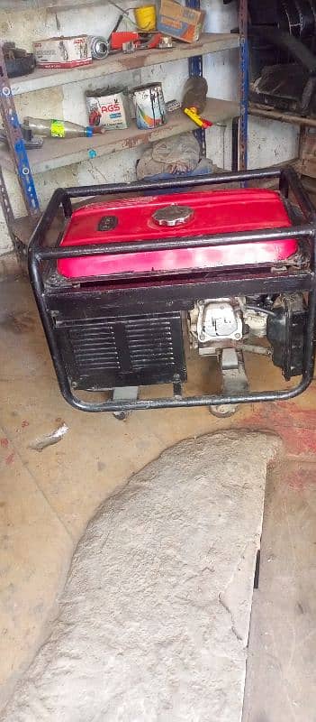 2.5 kva Honda generator 1