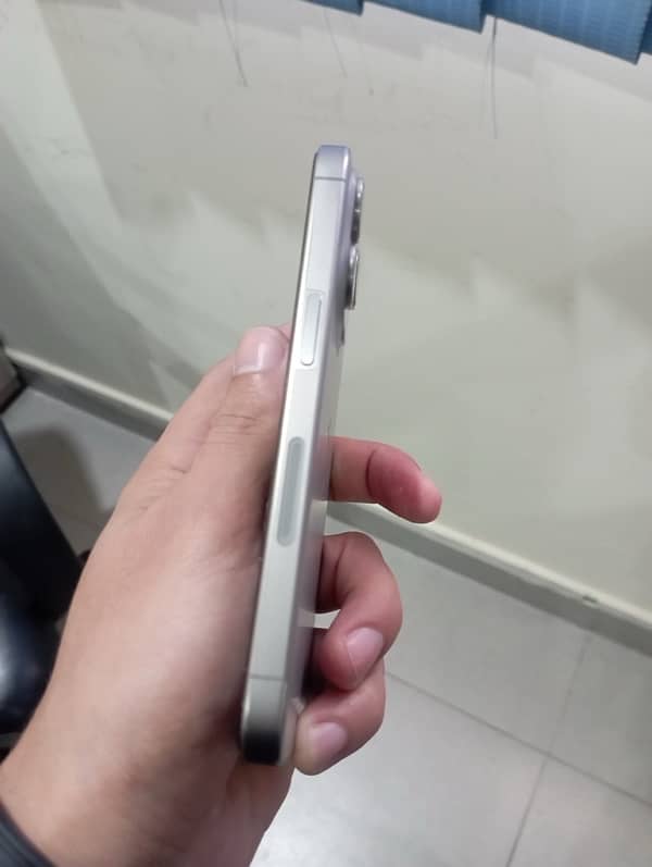 Iphone 15 Pro Natural Titanium 2