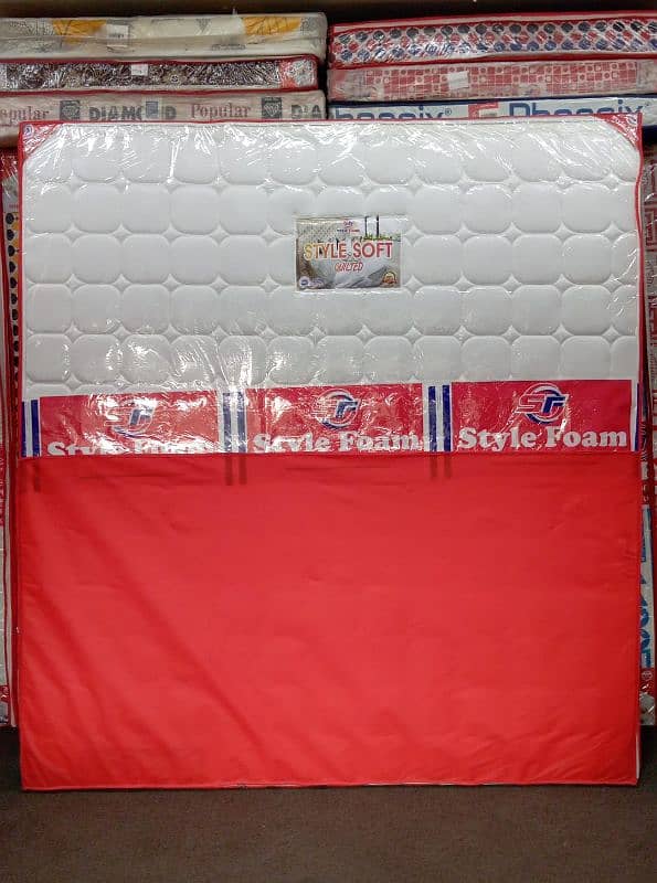 SINGLE/ DOUBLE/ SPRING MATTRESS AVAILABLE (YEAR END SALE) 5