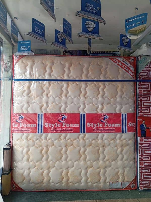 SINGLE/ DOUBLE/ SPRING MATTRESS AVAILABLE (YEAR END SALE) 7