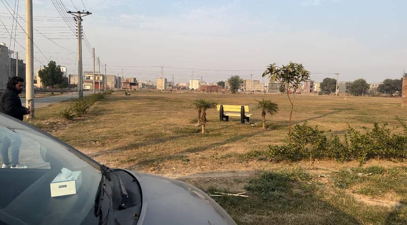 Al Rehman Phase 2 - Block O Residential Plot Sized 5 Marla Is Available 1