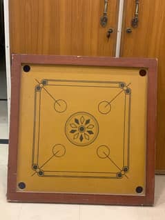 carrom bord 10/9 condition with all goties