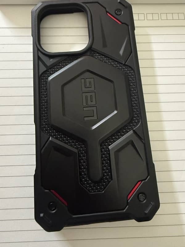 UAG monarch pro 3