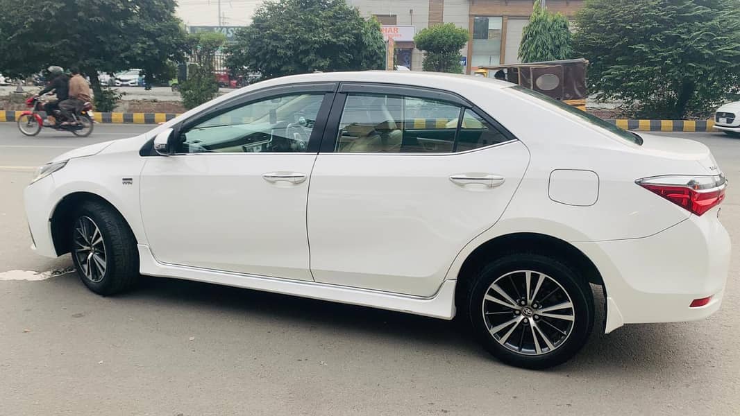 Toyota Corolla Altis Grande 2019 4