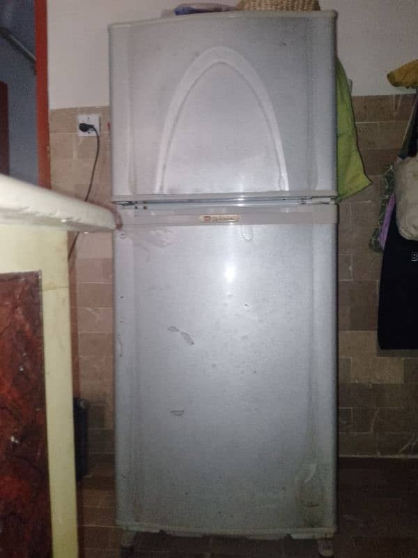 LOW PRICE DAWLANCE REFRIGERATOR URGENT SALE 1