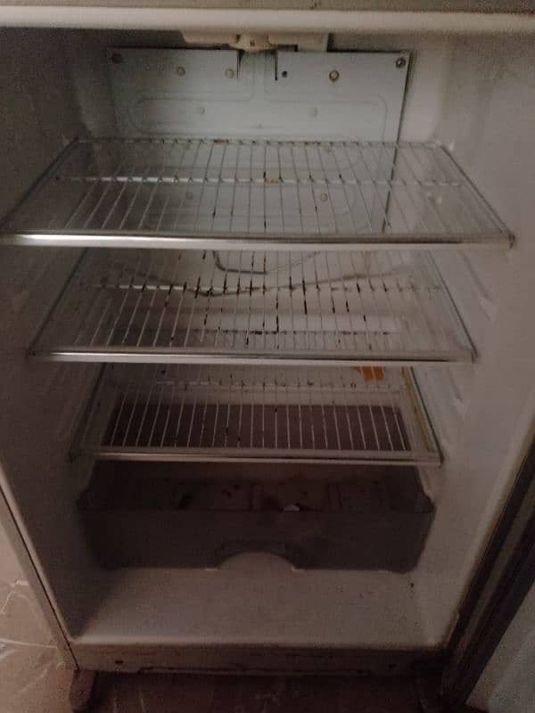 LOW PRICE DAWLANCE REFRIGERATOR URGENT SALE 5