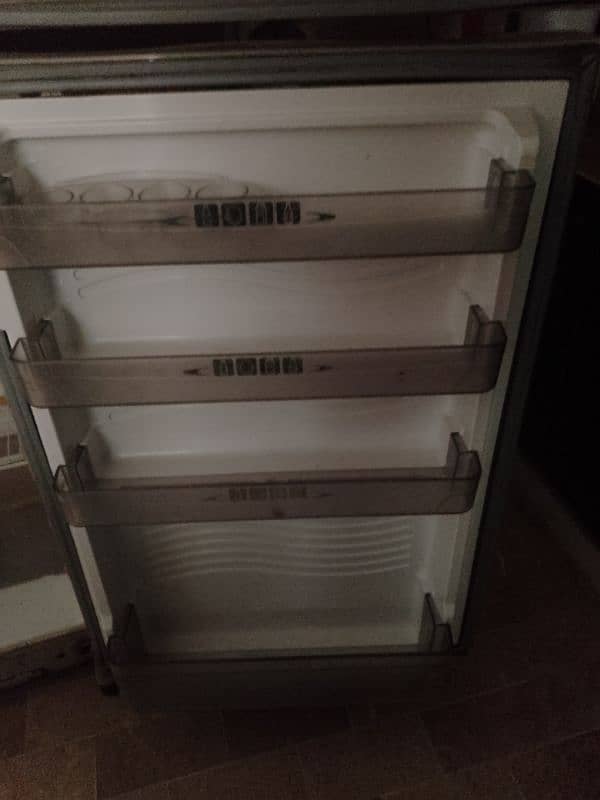 LOW PRICE DAWLANCE REFRIGERATOR URGENT SALE 8