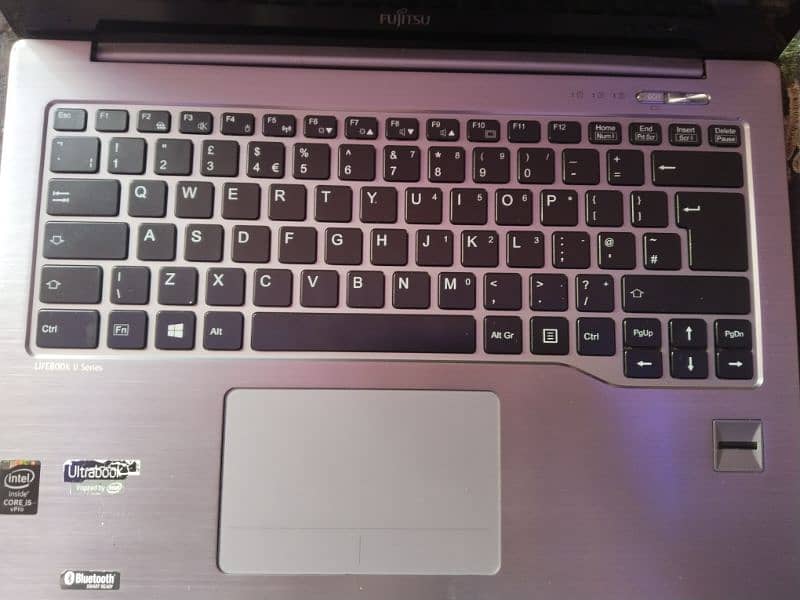 Fujitsu LIFEBOOK U904 - 14" - Intel Core i5 - 4200U 4