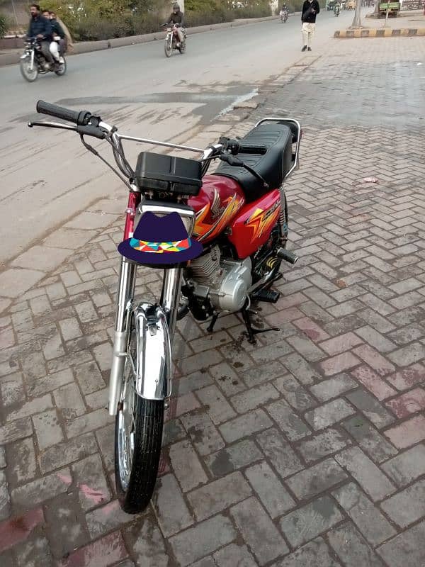 urgent sale Honda 125 Red 0