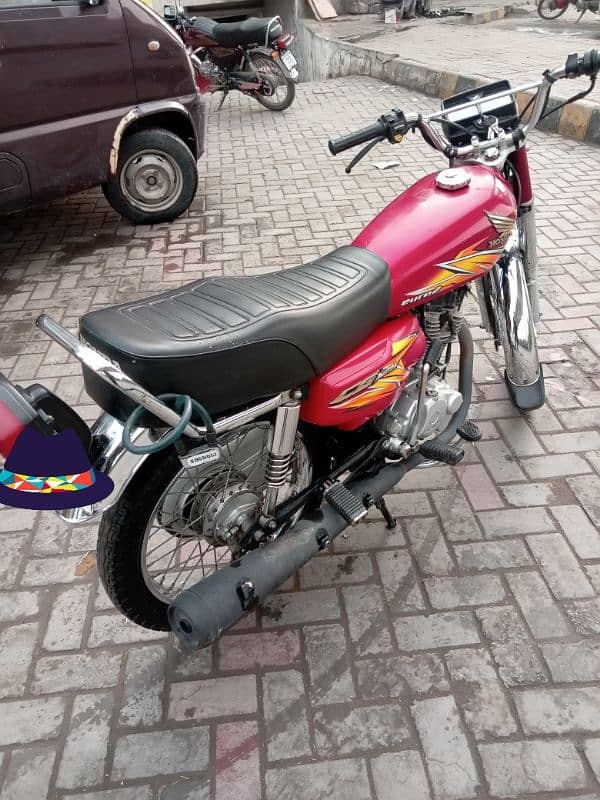 urgent sale Honda 125 Red 3