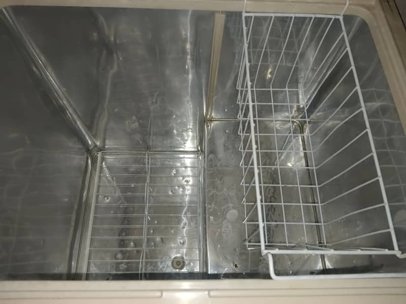 dawlance deepfreezer urgently for sale 3