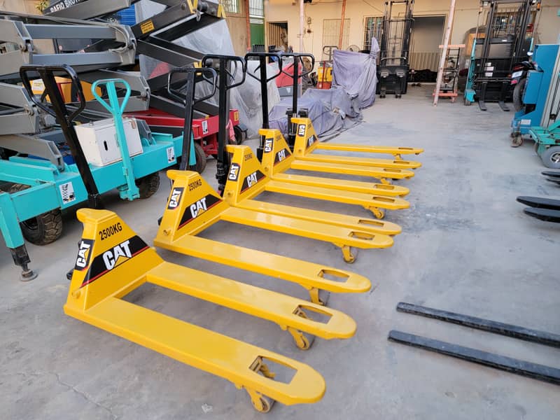 CAT Used / Refurbished Hand Pallet Trucks Lifters Forklifts for Sale 3