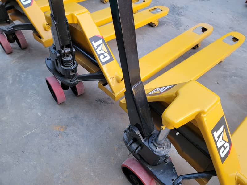 CAT Used / Refurbished Hand Pallet Trucks Lifters Forklifts for Sale 8