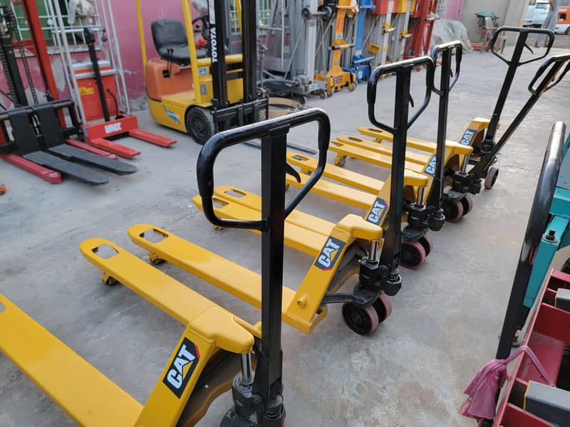 CAT Used / Refurbished Hand Pallet Trucks Lifters Forklifts for Sale 9