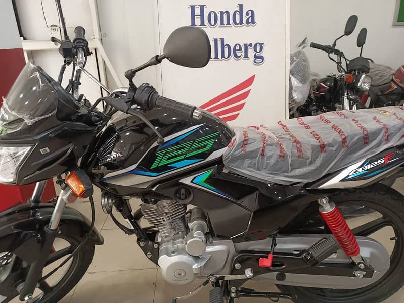 Honda CB 125F 2025 1