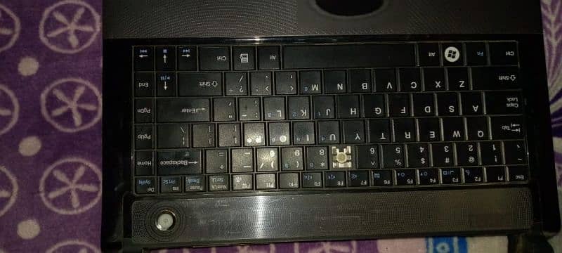 LISD laptop 4gb ram, screen problem 1