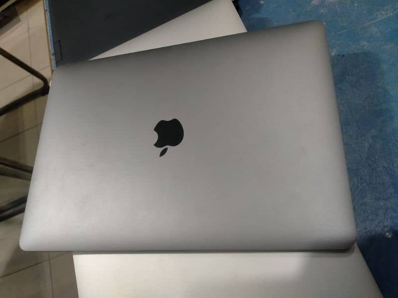 Apple  Macbook Pro 2017  13" Intel Core i5 1