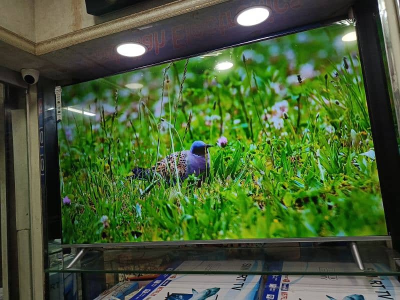 HIGH OFFER  65,,INCH Q LED SLIM AND SMART, 03024036462 3