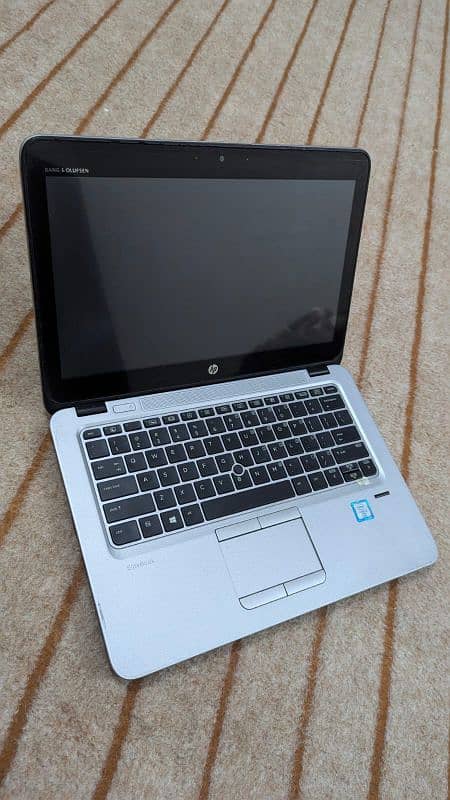 URGENT SALE HP ELITW BOOK G3 0