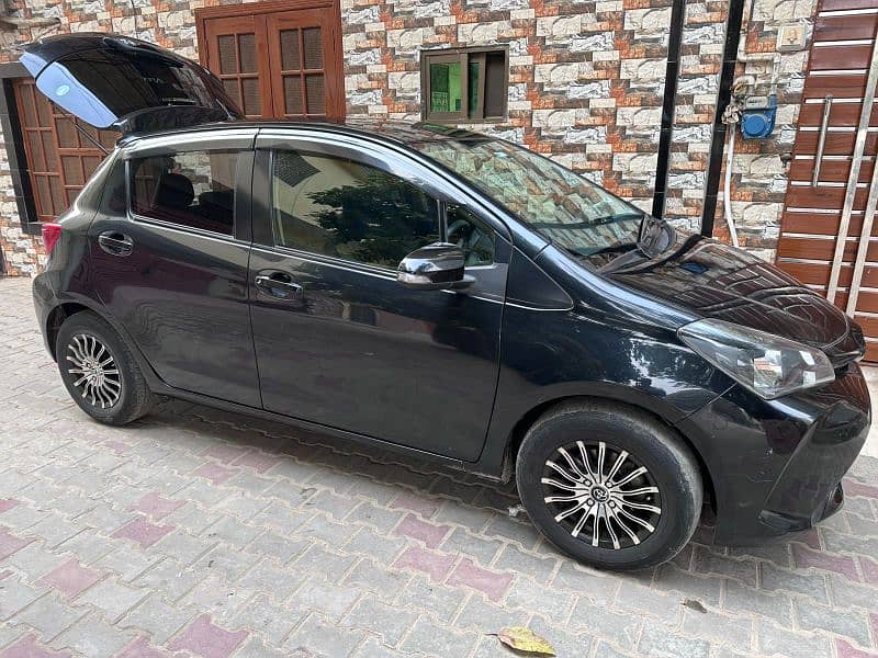 Toyota Vitz 2016 3