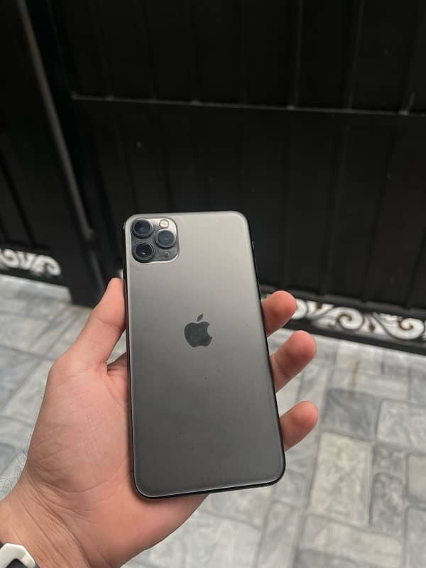 iphone 11 pro max Dual sim PTA LLA 8