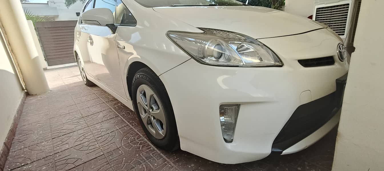 Toyota Prius G LED Edition 1.8 2014 Model 2