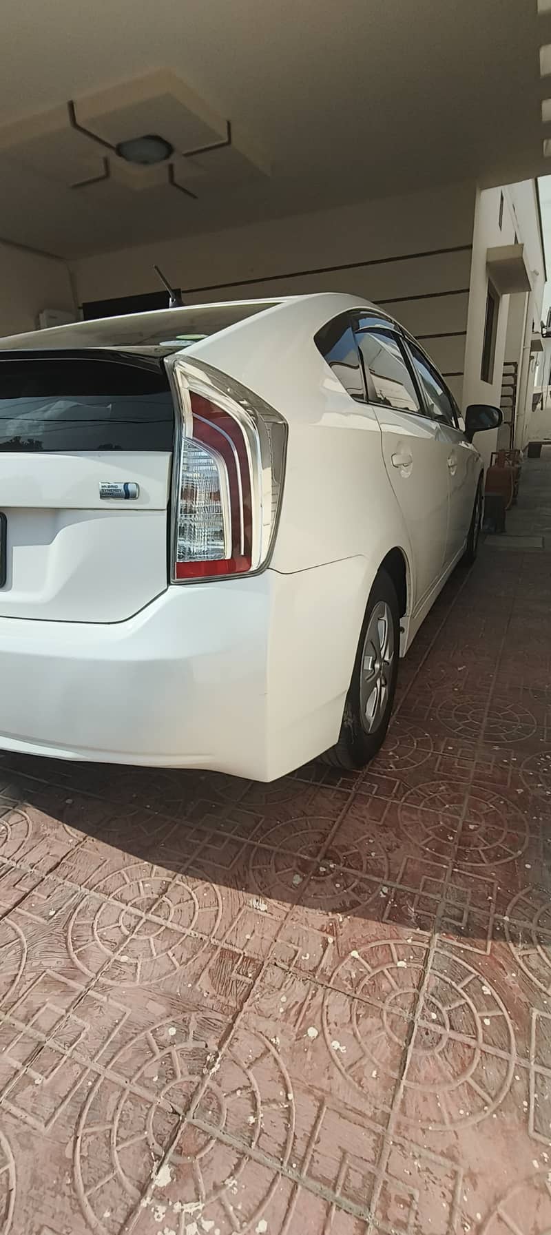 Toyota Prius G LED Edition 1.8 2014 Model 6