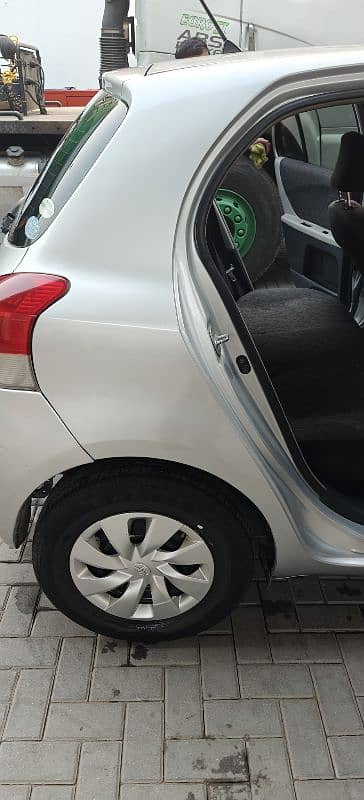 Toyota Vitz 2009/2013 4