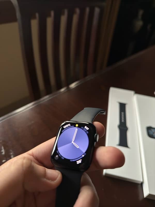 Apple Watch SE 2 - 44MM (With AppleCare+) 1