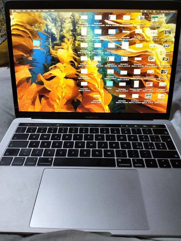 MacBook pro 13 2019 1