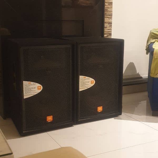 Original JBL JRX 100 speakers/subwoofers with built in amp 2