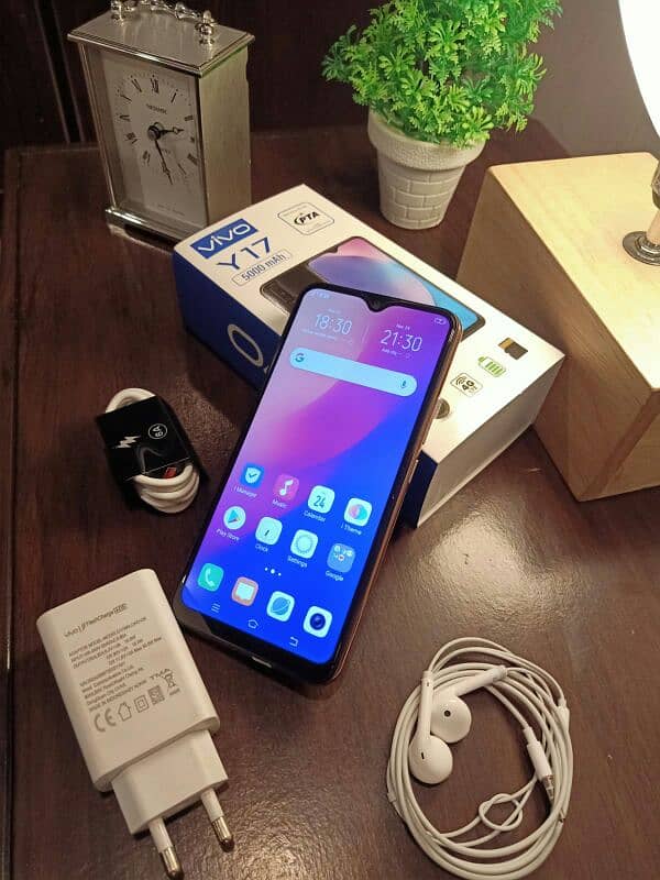 VIVO Y17 8/256 WITH BOX AND CHARGER 6