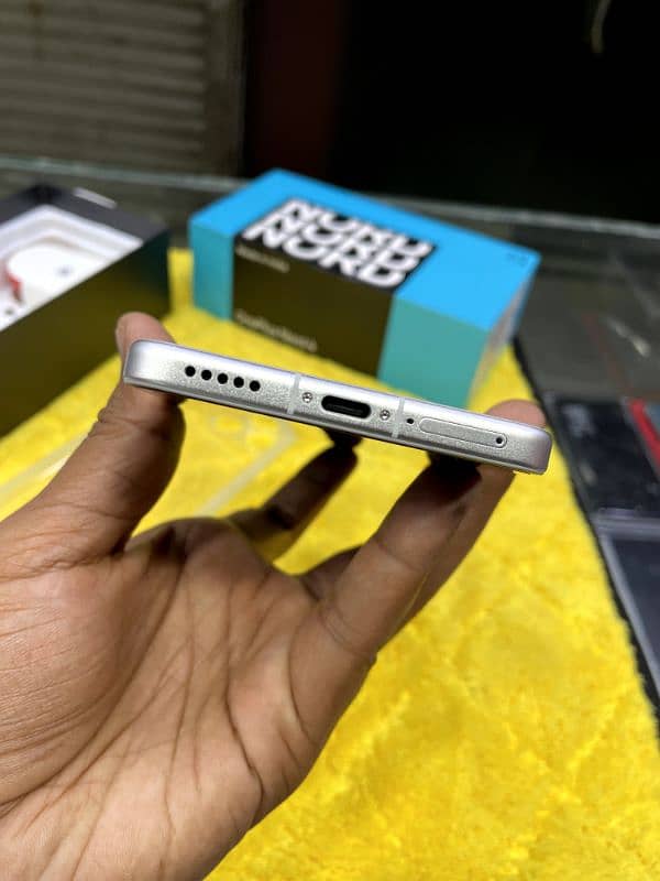 one plus Nord 4 metal body 4