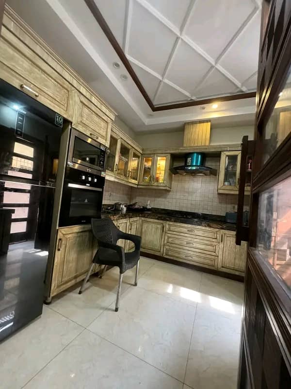 2-Kanal 7 bed Brand New Luxury Bungalow For Sale at Top Location Near Haily Tower & Gloria jeans 5