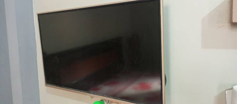 LCD ECOSTAR SIMPLE WITH GOOD CONDITION 1