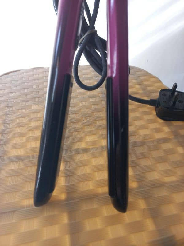 Mark hill straightener Good condition 2