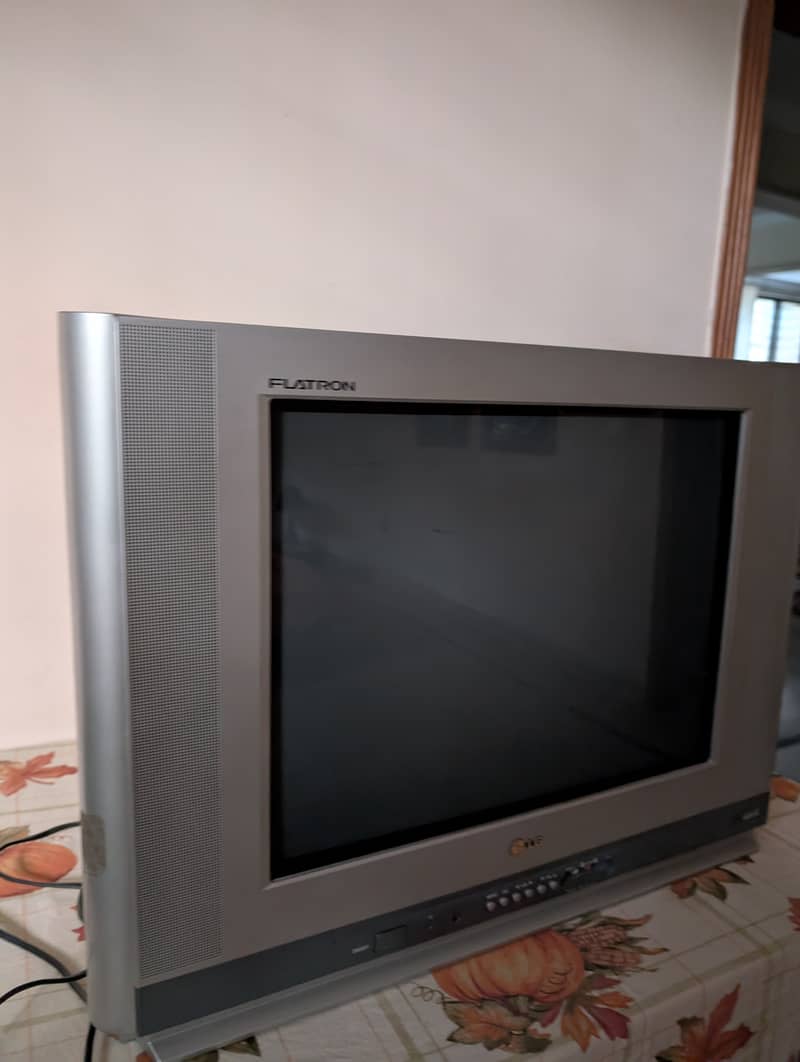 LG flatron CRT TV 0