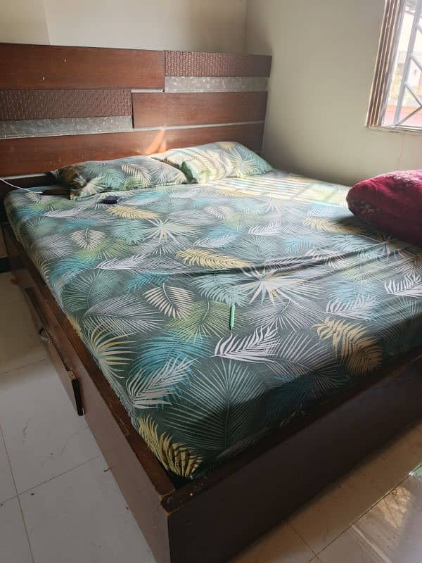 Bed without matress 3