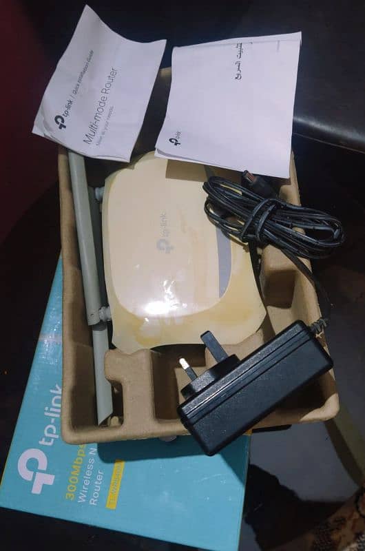 TP-LINK Router 300MBPS wireless Router For Sale. . 4