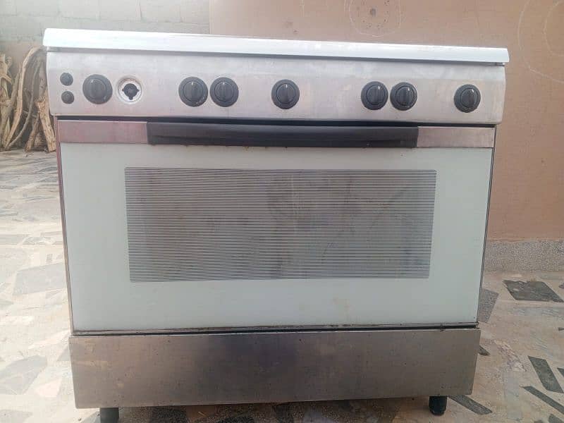 Good condition stove for sale 1