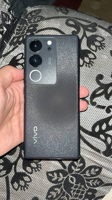 Vivo v29 5G 10/10 condition just slightly used 0