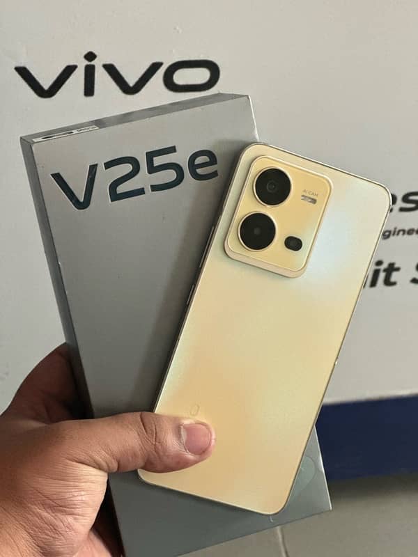 Mobile Vivo V25e 0