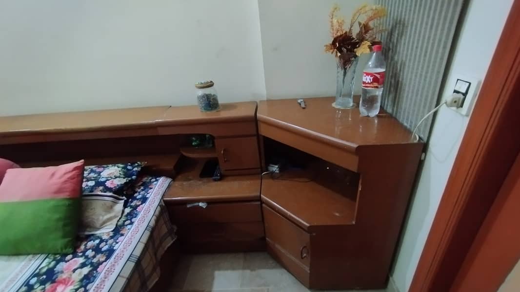 Bed Set (With Mattress) With 3 Side Tables & Dressing Table 3